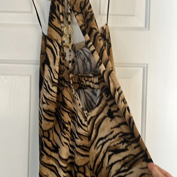 Cache dress - Picture 2 of 2